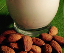 Mandelmilch