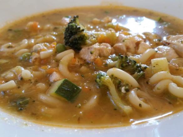 Nudel-Gemüsesuppe a la "Mama ich bin krank"