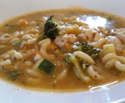 Nudel-Gemüsesuppe a la "Mama ich bin krank"