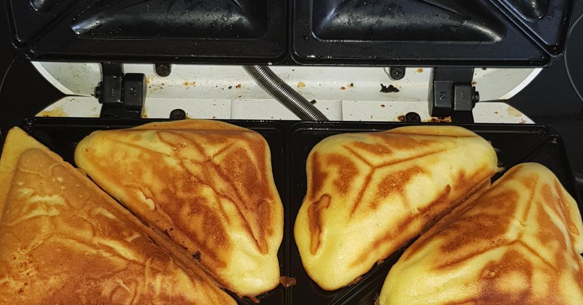 Zitronen-Küchlein aus dem Sandwichmaker von Fräulein Wunderbar mixt ... Zitronen-Küchlein aus dem Sandwichmaker von Fräulein Wunderbar mixt ...