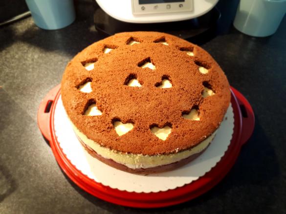 Eierlikör-Kirsch-Torte
