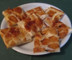 Flammkuchen mit Äpfeln