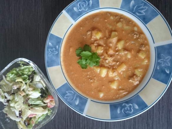 Hackfleischsuppe mit Sauerkraut