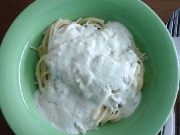 Nudeln mit Veganer cremiger Zucchini Sauce vegan