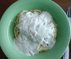 Nudeln mit Veganer cremiger Zucchini Sauce vegan