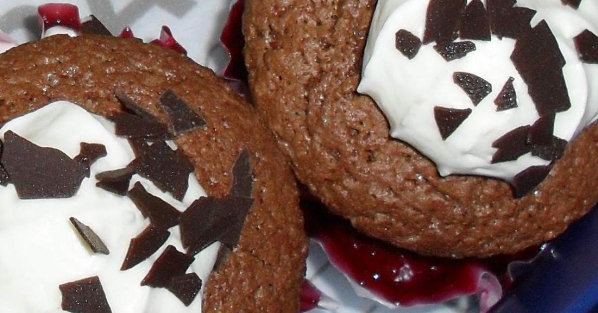 Schwarzwälderkirsch-Cupcake von . Ein Thermomix® Rezept aus der ... Schwarzwälderkirsch-Cupcake von . Ein Thermomix® Rezept aus der ...