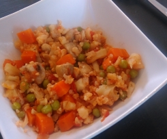 Low Carb Blumenkohlreis mit Gemüse in Tomatensauce