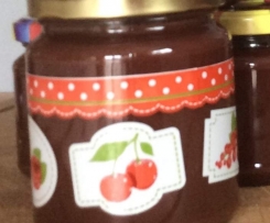 Variation von Erdbeermarmelade mit Schokolade und Chili