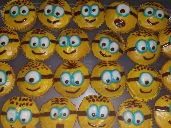 Fantakuchen - als Cupcakes/Muffins oder klassisch mit Pfirsich-Schmand 