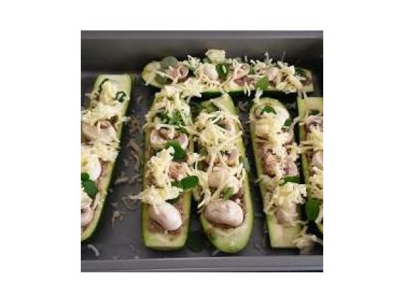 Gefüllte Zucchini (für Low-Carb-Esser)