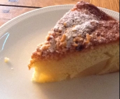 Variation von Eierlikör-Rührkuchen mit Birnen 