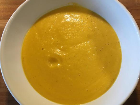 Variation Möhren-Blumenkohl-Suppe