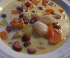Gnocchi-Gemüse-Suppe mit Cabanossi