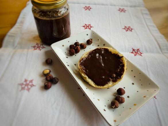 Schoko-Haselnuss-Creme (wie Nutella)