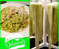 Grüner Nudelteig für Nudelmaschine