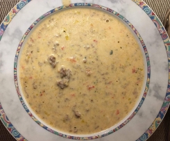 Paprika-Lauch-Käse-Suppe mit Hackfleisch