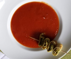 Tomatensuppe mit Crespelle-Spießen