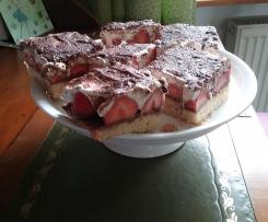 Erdbeer-Stracciatella -Schnitten