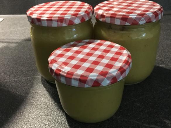 Banane-Mango-Apfel Brei