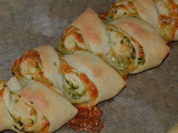 Variation von Pizza-Brot-Zopf (Partyähre aus Finessen 1/2011) Käse-Schinken-Partyähre