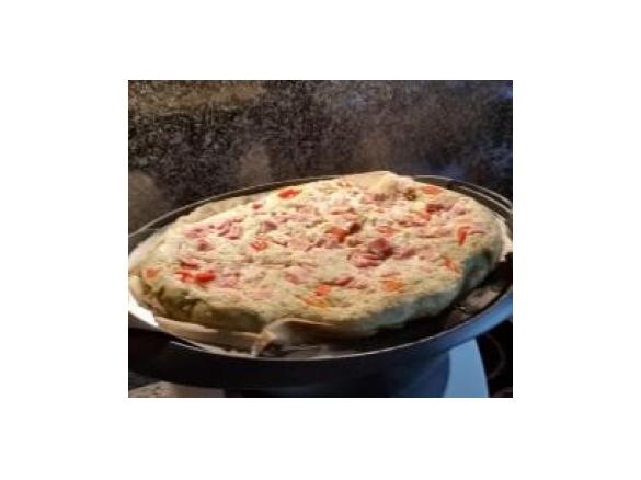 Omelette mit Kräutern, Paprika und Schinken/Salami