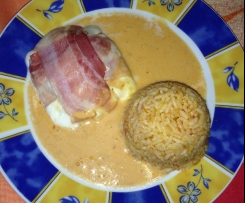 Mozzarella gefüllt mit Reis und Tomaten-Sahne-Soße