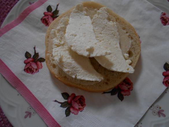 Variation von Weichkäse aus Biomilch selbst gemacht