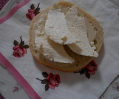 Variation von Weichkäse aus Biomilch selbst gemacht