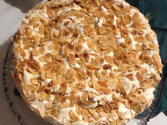 Stachelbeer-Baiser-Torte