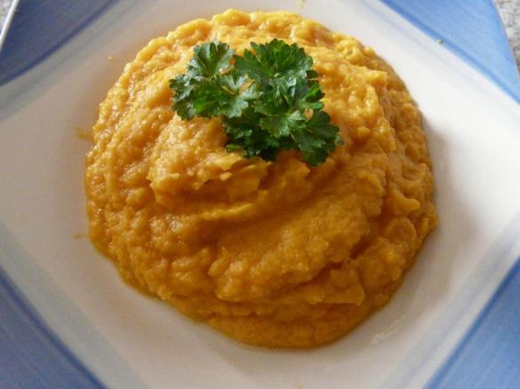 Süßkartoffelbrei mit Karotten/Möhren u. Reismilch 
