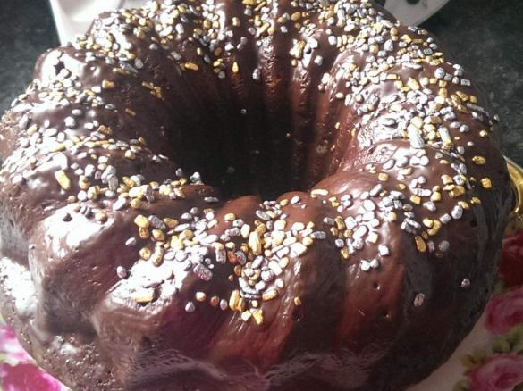 Mohn-Eierlikör Gugelhupf