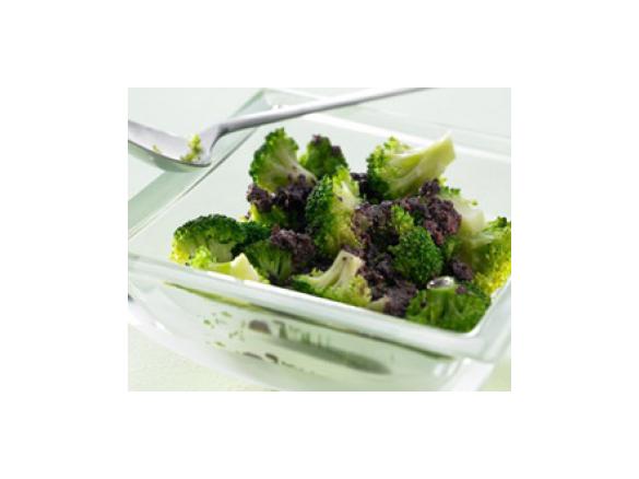 Brokkoli mit schwarzen Oliven / Broccoli with black olives (Broccoli alle olive)