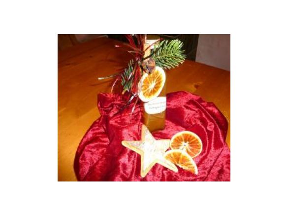 Weihnachtlicher Orangenlikör