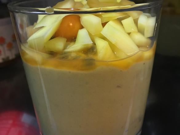 Super leckeres Avocado Dessert mit Früchten