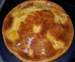 Pfirsich-Schmand-Kuchen mit Puddingfüllung