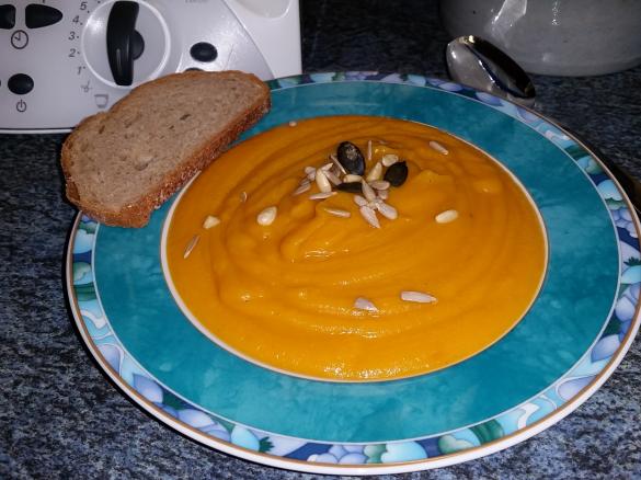 Feurige Kürbiscremesuppe