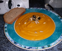 Feurige Kürbiscremesuppe