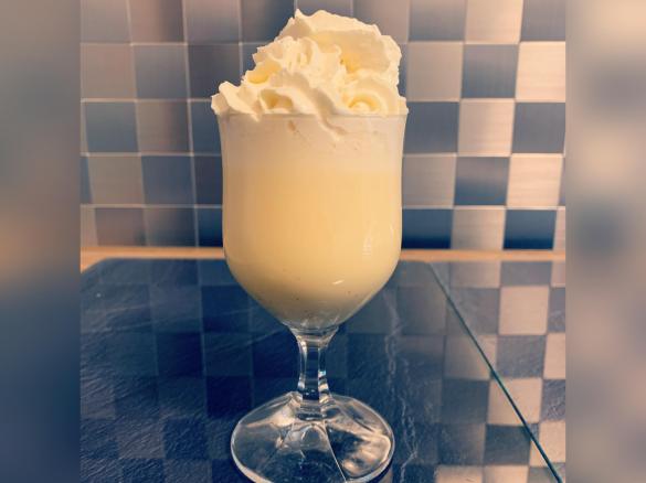 Eierpunsch mit weißer Schokolade