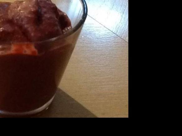 Cremiges Brombeereis