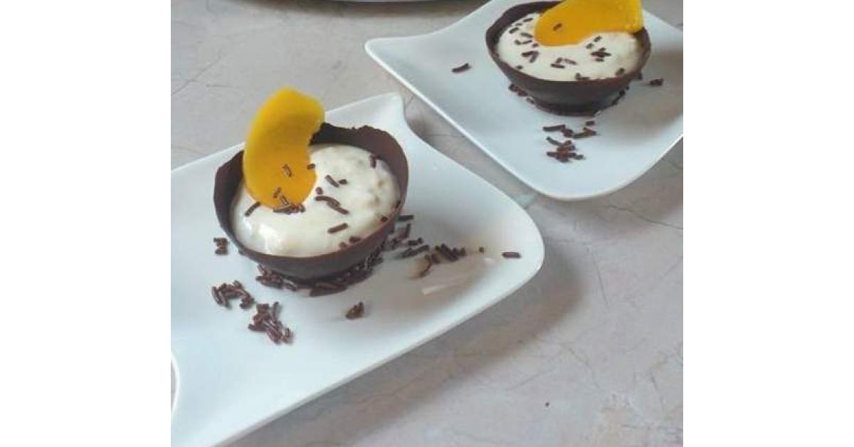 Schoko-Dessert-Schälchen mit Pfirsich-Eierlikör-Quark von . Ein ...