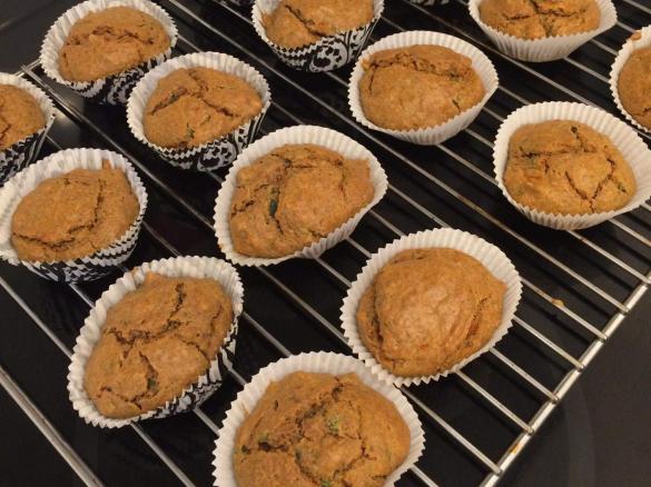 Herzhafte Rucola-Tomaten-Muffins vegan