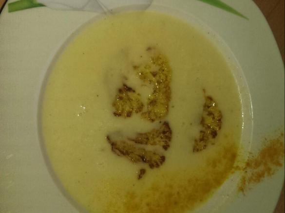 Leckerschmecker Blumenkohlsuppe mit Einlage