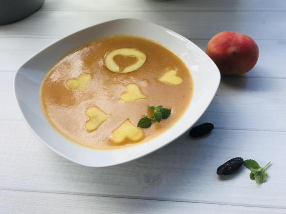 NEKTARINEN OBST SUPPE