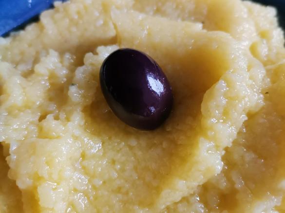 Griechische Knoblauchcreme mit Kartoffeln