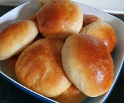 Fluffige Burger Buns (Burger Brötchen)