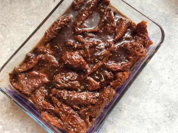 Marinierte getrocknete Tomaten mit Rotwein