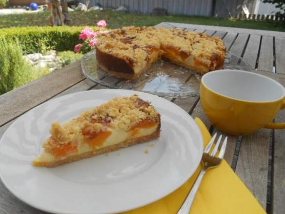 Käsekuchen mit Früchten