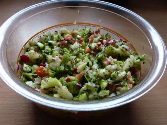 Bunter Frühlingssalat