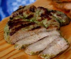 Grüne und rote Grillmarinade für Schweinenacken