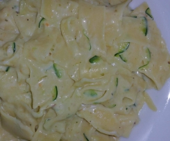 Zucchinikäsenudeln